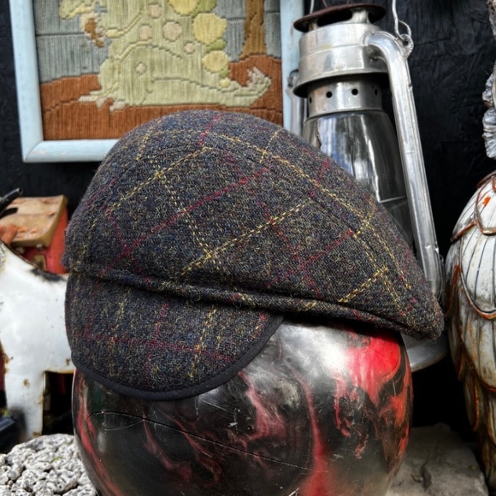 Heritage Traditions Tweed Ear Flat Cap.